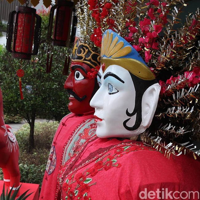 Lampion dan Ondel-Ondel Warnai Pedestrian Sudirman-Thamrin Sambut Imlek