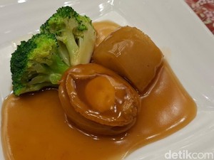 Rayakan Imlek di Restoran Ini, Sajian Abalone hingga Poon Choi Menanti!