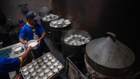 Melihat Sibuknya Dapur Kue Keranjang Yogyakarta Jelang Imlek