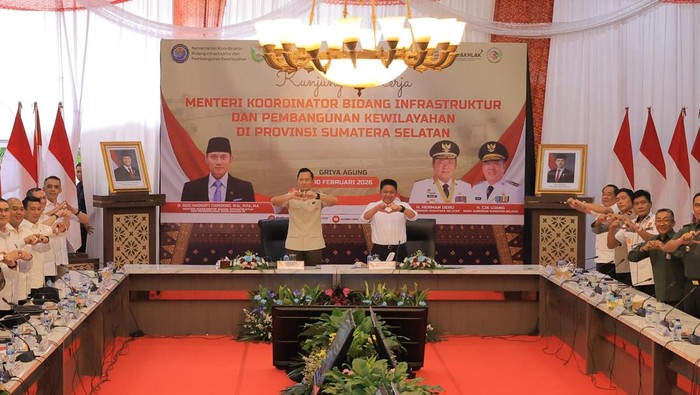 Gubernur Sumsel Ajukan Pengembangan Pelabuhan Tanjung Carat ke AHY