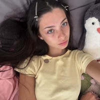 Di media sosial, kebersamaan Tobey dan Mishka menuai perdebatan. Tobey bukan pertama kalinya dikaitkan dengan wanita muda. Sedangkan Mishka disebut hanya lebih muda setahun dari putrinya.Foto: Instagram @mishkasilva