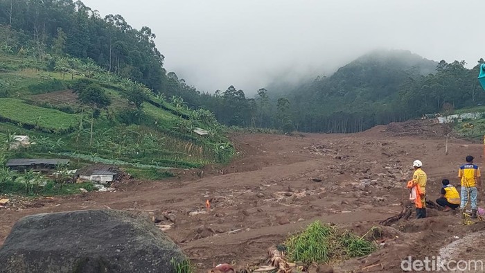 Update Pencarian Korban Longsor di Cisarua Hari Ini