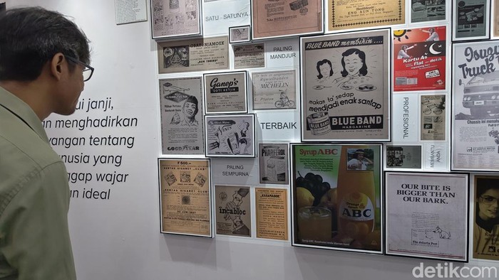 Pameran iklan media cetak salah satunya Majalah Kejawan yang mengiklankan Cat Murola tahun 1937 di Monumen Pers, Selasa (10/2/2026).