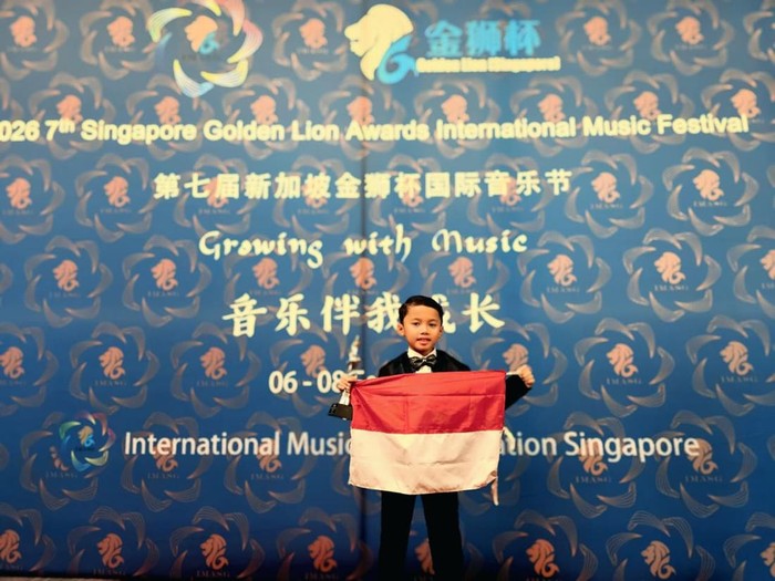 Parama Hansa, Bocah 7 Tahun dari Bojonegoro Raih Trofi di Kompetisi Piano Dunia