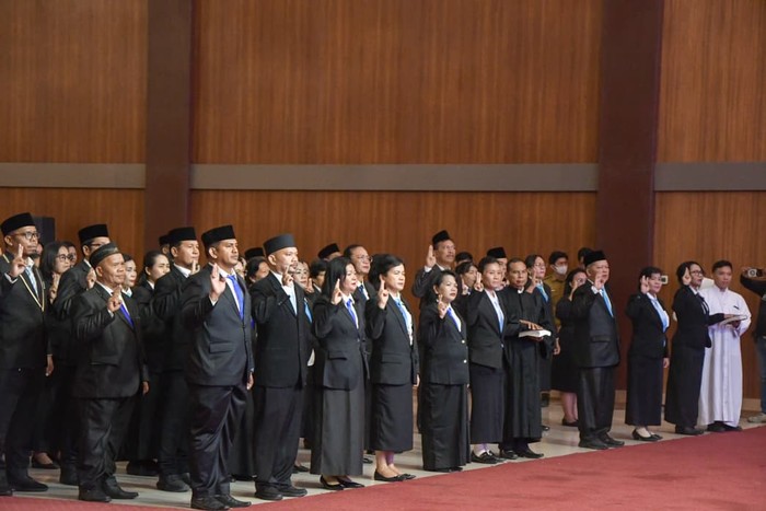 402 Kepala Sekolah dan 7 Pengawas Dilantik Bupati Deli Serdang