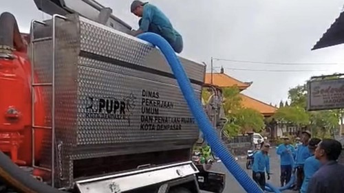 Pemkot Denpasar mulai mengoperasikan dua mesin vacuum jetting untuk menangani drainase yang tersumbat. (Foto: Dok. PUPR Denpasar)