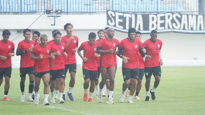Persela Lamongan melakukan latihan