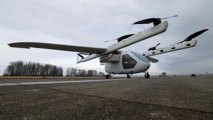Munich based start-up ERC performs maiden flight of its E-copter Romeo (eVTOL - electric Vertical Take-Off and Landing aircraft), in Erding military airfield, near Munich, Germany, February 6, 2026. REUTERS/Michaela Stache