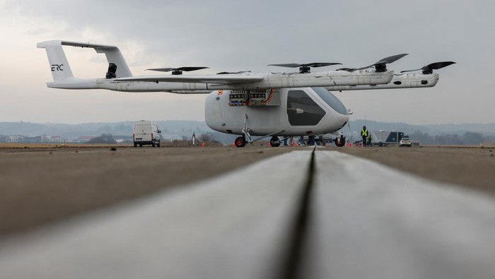 Munich based start-up ERC performs maiden flight of its E-copter Romeo (eVTOL - electric Vertical Take-Off and Landing aircraft), in Erding military airfield, near Munich, Germany, February 6, 2026. REUTERS/Michaela Stache