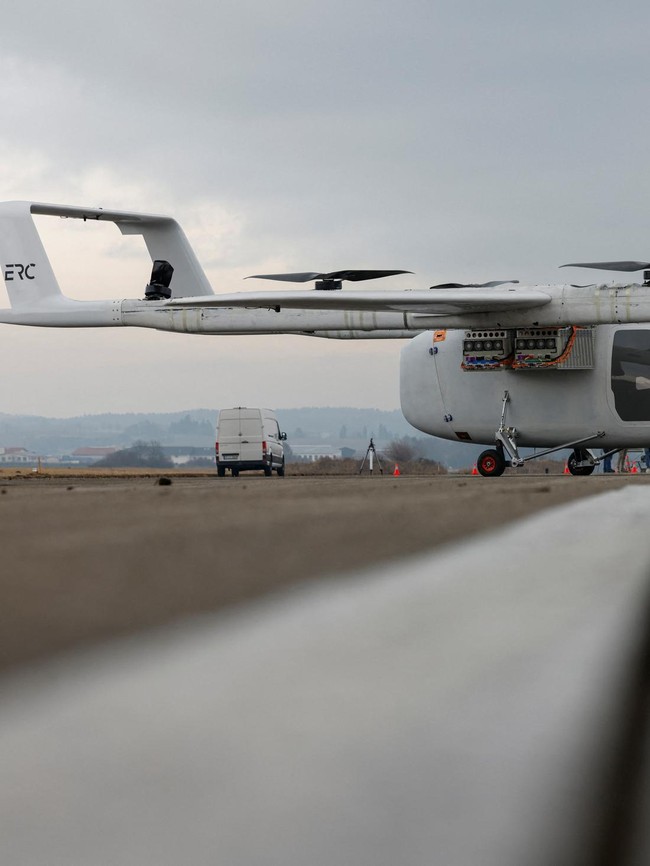 Pesawat Listrik Romeo Debut Terbang di Jerman