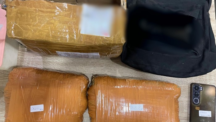 Polda Metro Bongkar Pengiriman 2 Kg Ganja Via Ekspedisi di Depok, Ancaman Baru bagi Logistik