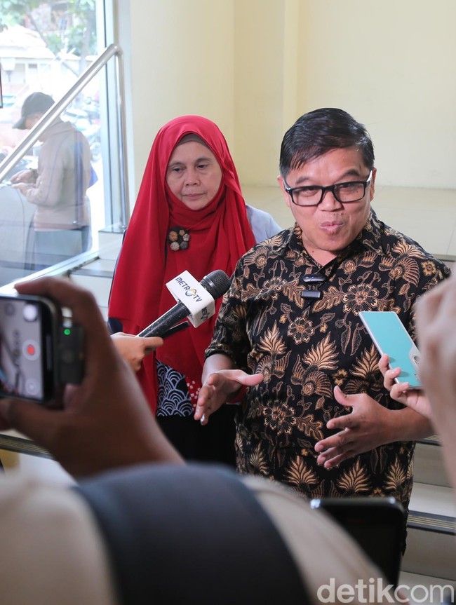 Putusan Sengketa Salinan Ijazah Jokowi di KIP Ditunda