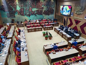 Komisi X DPR Rapat dengan Rektor UI hingga UGM, Bahas Apa?