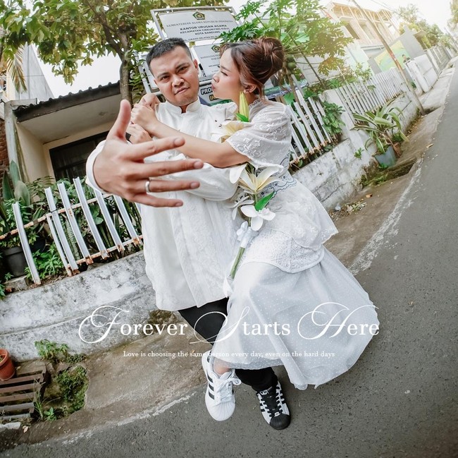 Reza SMASH Menikah dengan Santi Febrianti di KUA