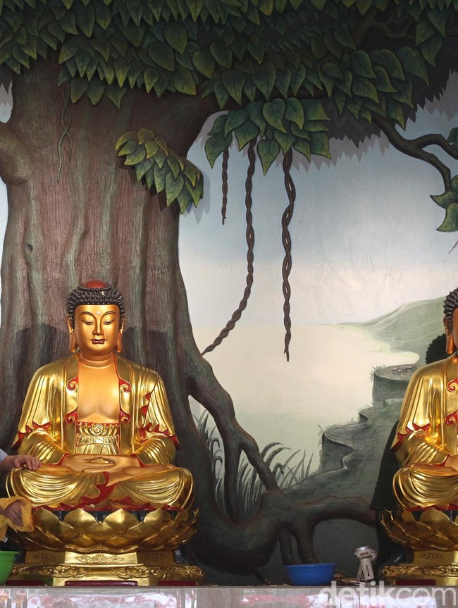 Sambut Imlek Tahun Kuda Api, Patung dan Wihara Dibersihkan