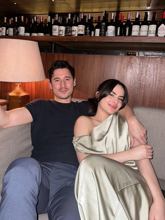 Gimana Rasanya Punya Suami Nino Fernandez, Steffi Zamora?