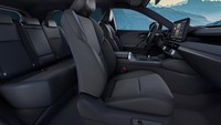 Suzuki Across hanya ditawarkan dengan satu pilihan powertrain plug-in hybrid. Kombinasi mesin bensin 2,5 liter dan dua motor listrik menghasilkan tenaga gabungan 300 dk, disalurkan ke keempat roda melalui transmisi E-CVT dan sistem E-Four. Akselerasi 0-100 km/jam diklaim 6,1 detik. Foto: Dok. Suzuki