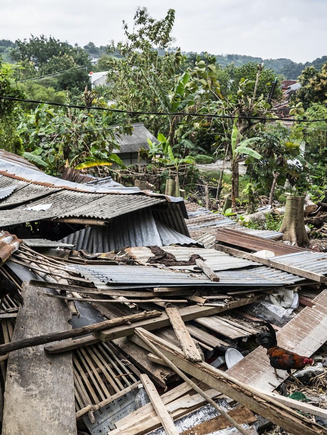 Tanah Bergerak Rusak Permukiman Warga di Semarang