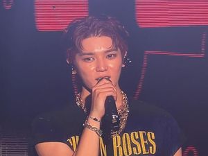 Video Konser Solo di Jakarta: TAEYONG NCT Random Foto di Gorong-gorong