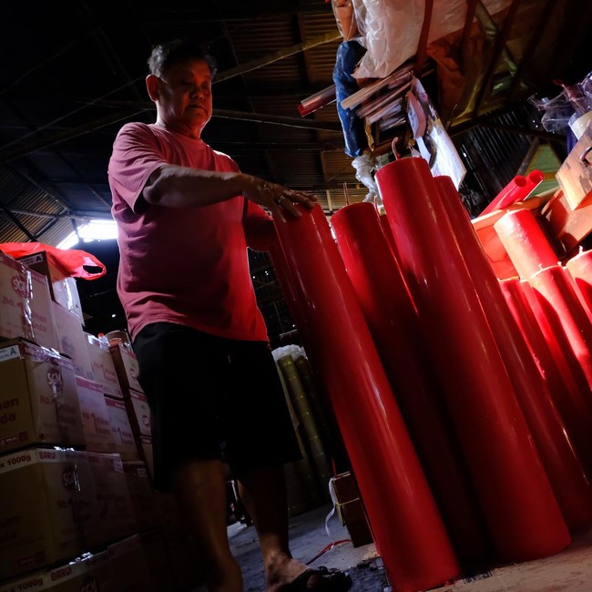 Usaha Lilin Sembahyang Kubu Raya Jaga Tradisi dan Ekonomi Lokal