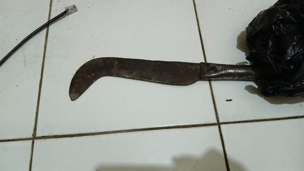 Viral di Bantul Polisi saat mendatangi lokasi perkelahian di Jalan Imogiri-Siluk, tepatnya selatan SMPN 2 Imogiri, Bantul, Senin (9/2/2/2026) malam.