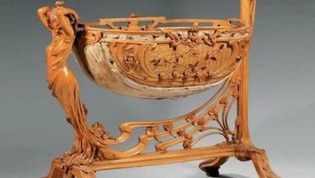 Ranjang Bayi Art Nouveau Austria. Diproduksi oleh Gebrüder Kohn sekitar tahun 1895-1899. Foto: Boredpanda