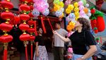 Berburu Hiasan Imlek, Lampion Dijual Rp30 Ribu hingga Rp1 Juta