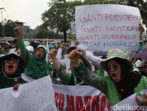 Guru Madrasah Datangi DPR Suarakan Pilunya Jadi Honorer, Tuntut Status PPPK