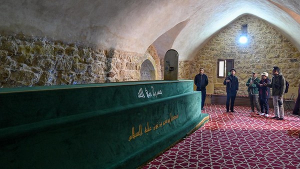 Berziarah ke Makam Nabi Syuaib di Yordania