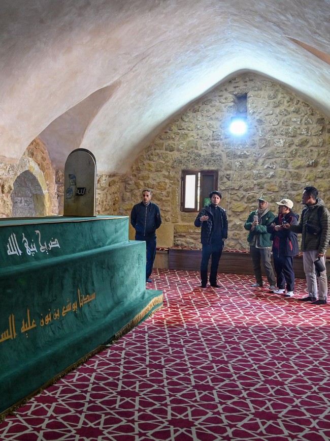 Berziarah ke Makam Nabi Syuaib di Yordania