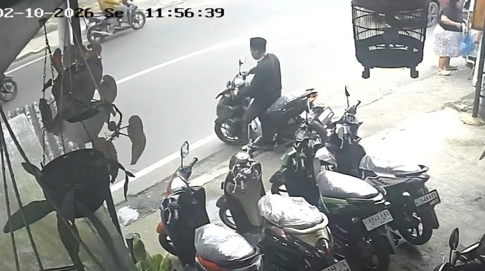 Kronologi Maling Nyamar Jadi Pembeli-Pasutri Curi Motor di Showroom Bogor - Update 1