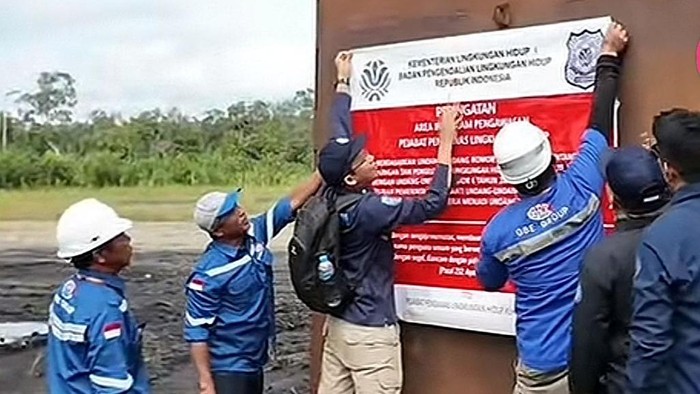 Deputi Gakkum menghentikan operasi 2 perusahaan yang tidak memiliki izin lingkungan dan menyebabkan pencemaran di Sungai Mahakam (dok Deputi Gakkum)
