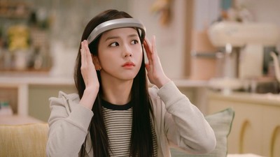 Potret Jisoo BLACKPINK Jadi Workaholic, Kencan Virtual di Boyfriend on Demand