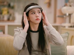 Potret Jisoo BLACKPINK Jadi Workaholic, Kencan Virtual di Boyfriend on Demand
