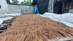 Produksi Dupa di Lumajang Meningkat Jelang Perayaan Imlek