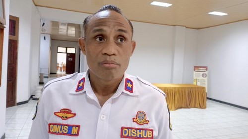 Kadishub Kota Kupang, Bernadinus Mere, saat diwawancarai di Kupang, Rabu (11/2/2026). (Simon Selly/detikBali)