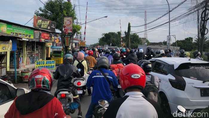 Kemacetan di kawasan Cerme, Gresik