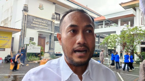 Kepala BNNK Denpasar, AKBP Leo Dedy Defretes, saat ditemui dalam pemusnahan barang bukti kasus inkrah di Kejaksaan Negeri (Kejari) Denpasar, Rabu (11/2/2026). (Ahmad Firizqi Irwan/detikBali)