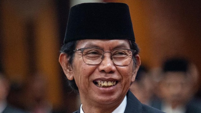 Profil Adi Sutarwijono, Jejak Karier dari Pers ke DPRD