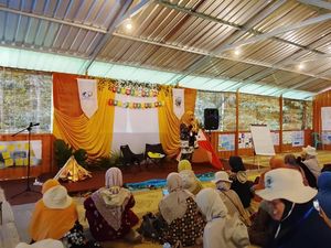 Meneguhkan Perempuan Pemimpin Berjati Diri di Tengah Transisi Global