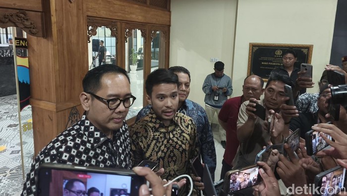 Kuasa hukum Jokowi, Yakub Hasibuan, saat ditemui di Mapolresta Solo, Rabu (11/2/2026).