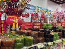 Imlek Sebentar Lagi, Pedagang Kue Keranjang di Bandung Kewalahan