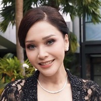 Pesona Maia Estianty Berkebaya Hitam, Pancarkan Aura Cantik Wanita Indonesia