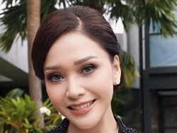 Pesona Maia Estianty Berkebaya Hitam, Pancarkan Aura Cantik Wanita Indonesia