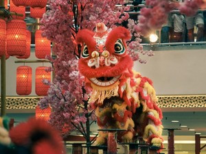 Barongsai dan Tari Kecak Bikin Imlek di Bali Makin Meriah