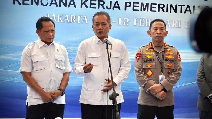Menteri Koperasi (Menkop) Ferry Juliantono mengajak seluruh jajaran Kepolisian RI (Polri) untuk terus bersinergi.