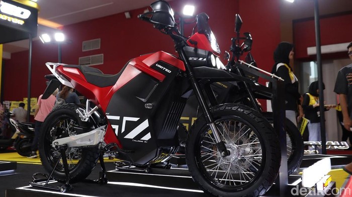United RX6000: Motor Listrik Pertama dengan Charger SPKLU, Harga Mengejutkan!