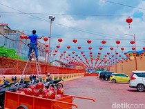Seribu Lampion Merah Hiasi Kelenteng Dewi Kwan Im Palembang