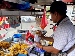 Kisah Asep dan Gurihnya Bisnis Gorengan di Kota Bandung