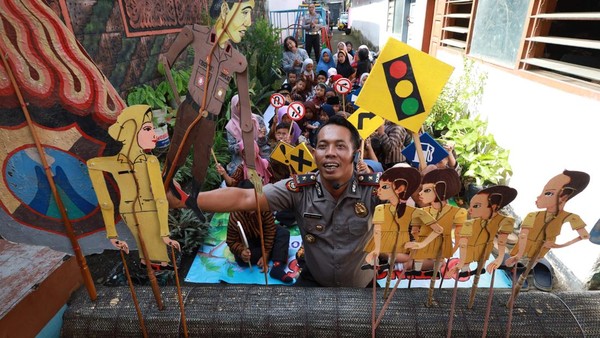 Pentas Wayang Jadi Sarana Edukasi Tertib Lalu Lintas